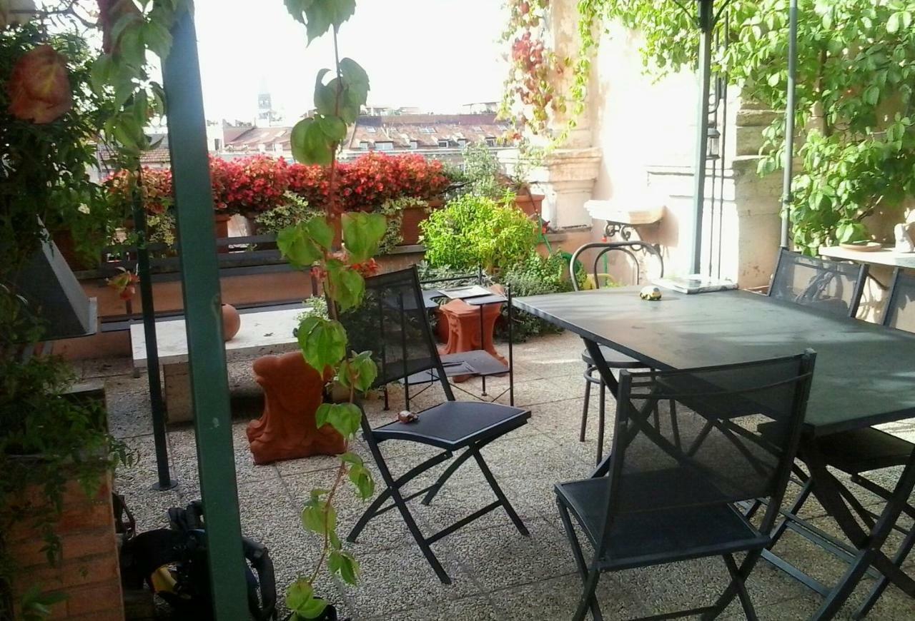 Appartamento Elegant Attic With Terrace 1 Mt Subway. Nidoluisa